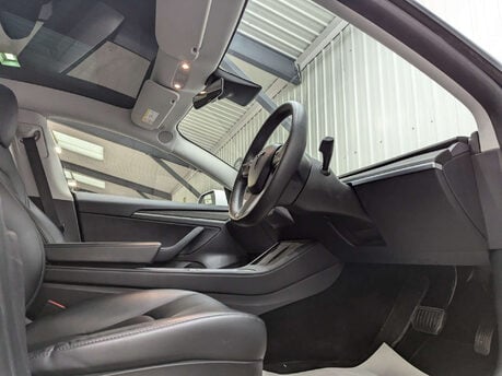 Tesla Model 3 Model 3 Standard Range + 4dr 45