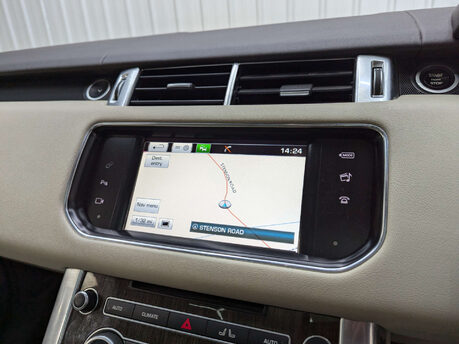 Land Rover Range Rover Sport 3.0 Range Rover Sport HSE Dynamic SDV6 Auto 4WD 5dr 9