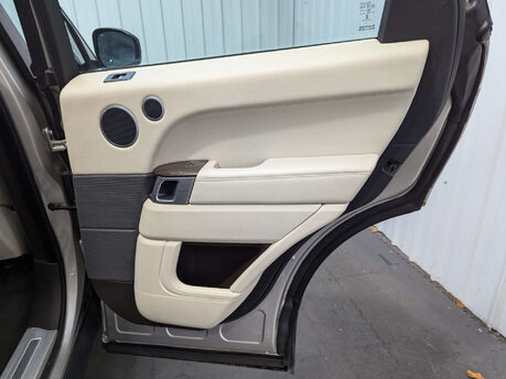 Land Rover Range Rover Sport 3.0 Range Rover Sport HSE Dynamic SDV6 Auto 4WD 5dr 82