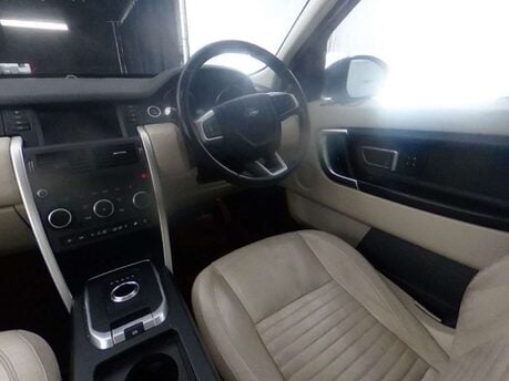 Land Rover Discovery Sport 2.0 Discovery Sport Luxury HSE TD4 Auto 4WD 5dr 3