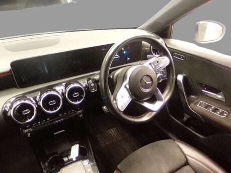 Mercedes-Benz A Class 1.3 A 200 AMG Line Exeutive Auto 5dr 4