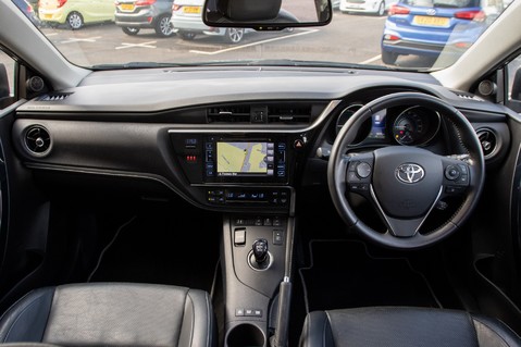 Toyota Auris VVT-I EXCEL TOURING SPORTS 13