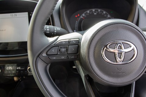 Toyota Aygo X VVT-I EDGE 21