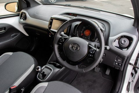 Toyota Aygo VVT-I X-TREND X-SHIFT TSS 4