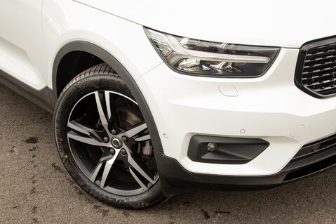 Volvo XC40 T3 R-DESIGN 3