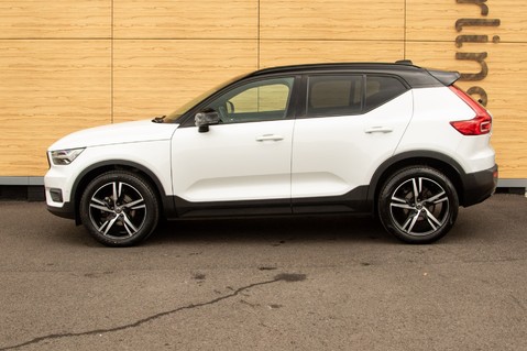 Volvo XC40 T3 R-DESIGN 16