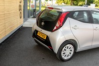 Toyota Aygo VVT-I X-PLAY TSS 10