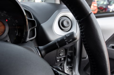 Toyota Aygo VVT-I X-PLAY TSS 20