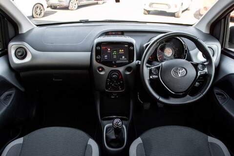 Toyota Aygo VVT-I X-PLAY TSS 13