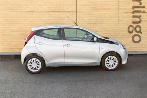 Toyota Aygo VVT-I X-PLAY TSS 15