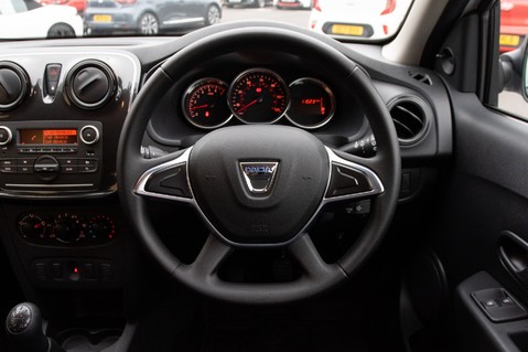 Dacia Sandero ESSENTIAL SCE 23