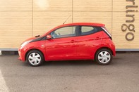 Toyota Aygo VVT-I X-PLAY 16