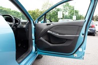 Renault Clio ICONIC TCE 17