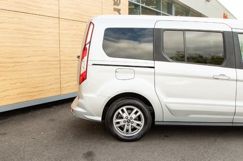 Ford Grand Tourneo Connect TITANIUM TDCI 11