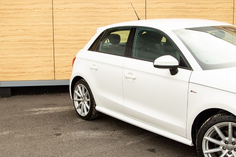 Audi A1 SPORTBACK TDI S LINE 9