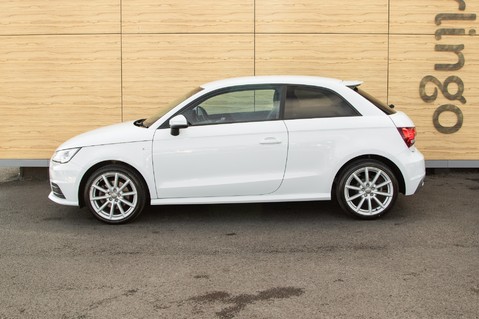 Audi A1 TFSI S-LINE 16