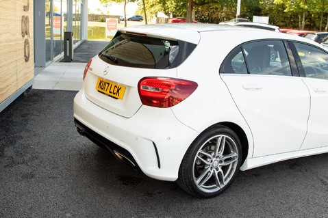 Mercedes-Benz A Class A 180 AMG LINE EXECUTIVE 10