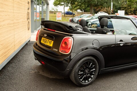 Mini Convertible COOPER 11