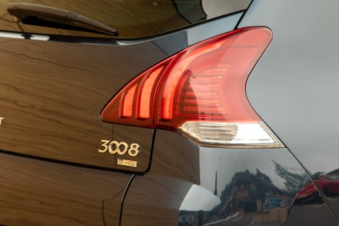 Peugeot 3008 E-HDI ALLURE 6