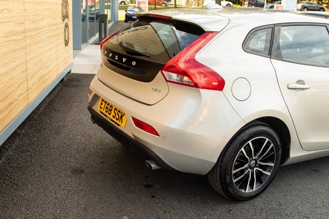 Volvo V40 D2 MOMENTUM NAV PLUS 10