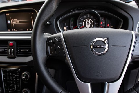 Volvo V40 D2 MOMENTUM NAV PLUS 21