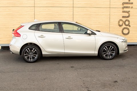 Volvo V40 D2 MOMENTUM NAV PLUS 15