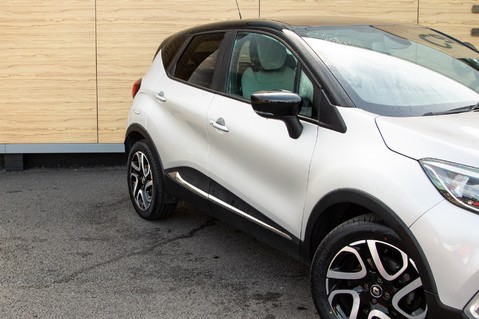 Renault Captur ICONIC DCI 9