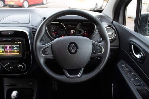 Renault Captur ICONIC DCI 23