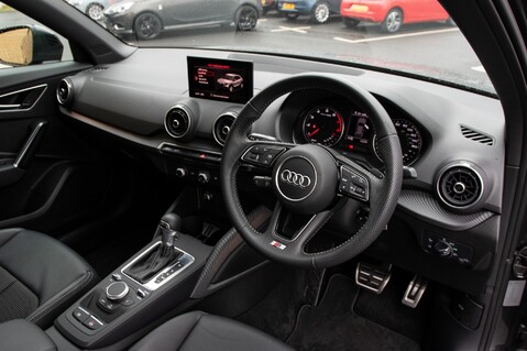 Audi Q2 TFSI S LINE 4