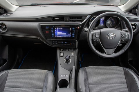 Toyota Auris VVT-I EXCEL TSS 13