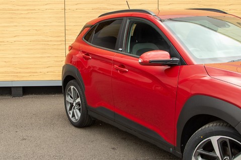 Hyundai KONA T-GDI PLAY 9