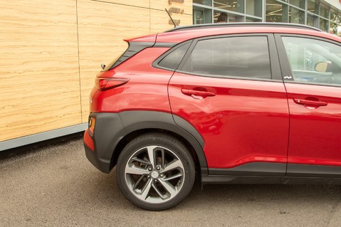 Hyundai KONA T-GDI PLAY 11