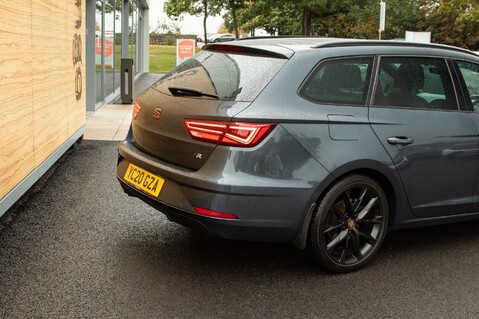 SEAT Leon TSI EVO FR BLACK EDITION DSG 10