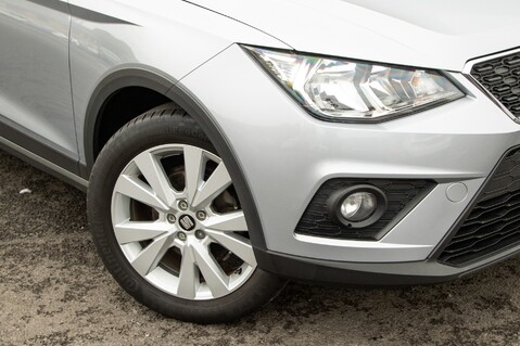 SEAT Arona TSI SE TECHNOLOGY 3