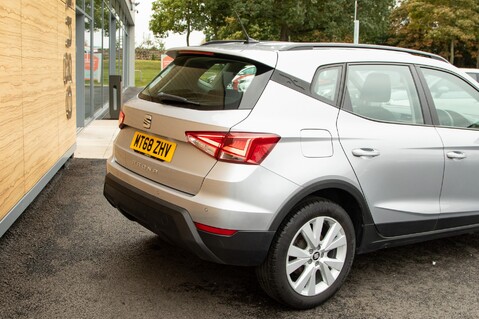 SEAT Arona TSI SE TECHNOLOGY 10