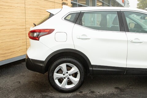 Nissan Qashqai DIG-T ACENTA PREMIUM 11