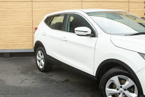 Nissan Qashqai DIG-T ACENTA PREMIUM 9