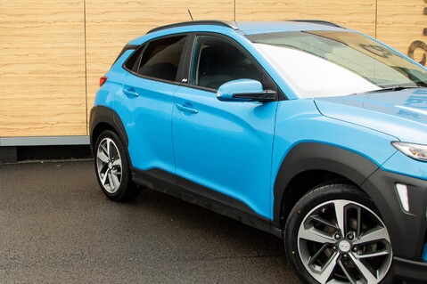 Hyundai KONA T-GDI PLAY 9