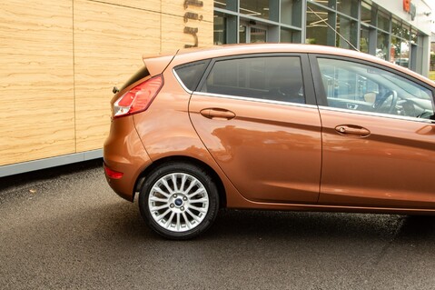 Ford Fiesta TITANIUM 11