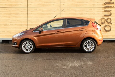 Ford Fiesta TITANIUM 16