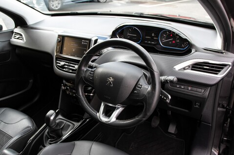 Peugeot 2008 ALLURE PREMIUM 5