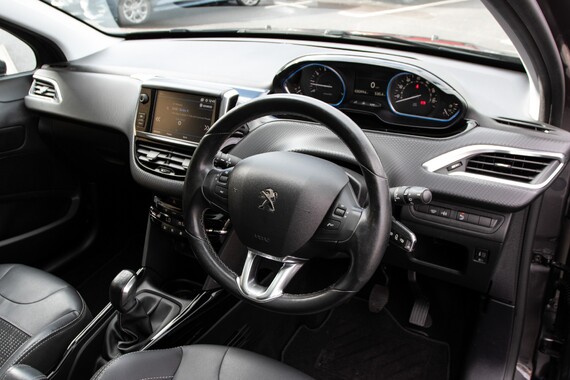 Peugeot 2008 ALLURE PREMIUM