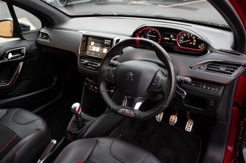 Peugeot 208 THP GTI PRESTIGE 5