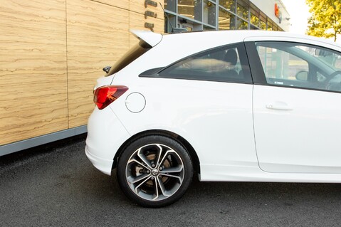 Vauxhall Corsa WHITE EDITION S/S 11