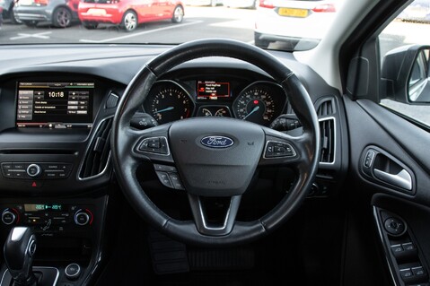 Ford Focus TITANIUM 23