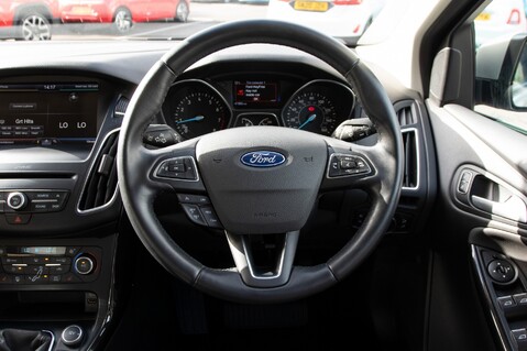 Ford Focus TITANIUM X 23