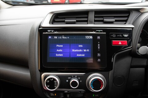 Honda Jazz I-VTEC SE NAVI 29