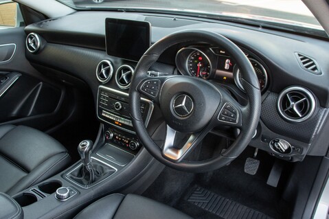 Mercedes-Benz A Class A 200 D SPORT 5