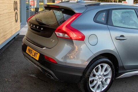 Volvo V40 T3 CROSS COUNTRY PRO 10