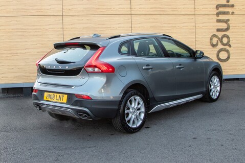 Volvo V40 T3 CROSS COUNTRY PRO 4